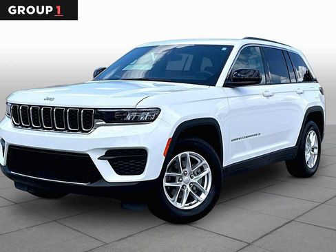Used 2025 Jeep Grand Cherokee Laredo X RWD image 1