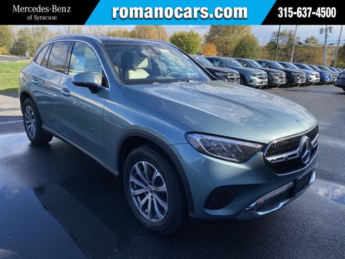 Used 2025 Mercedes-Benz GLC 300 4MATIC image 1