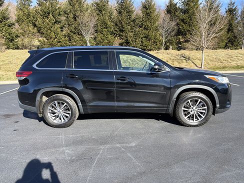 Used 2018 Toyota Highlander XLE w/ Protection Package #3 image 4
