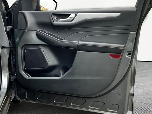 Used 2023 Ford Escape Platinum image 24