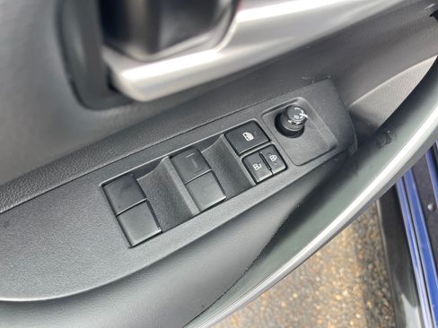 Used 2023 Toyota Corolla SE FWD image 8