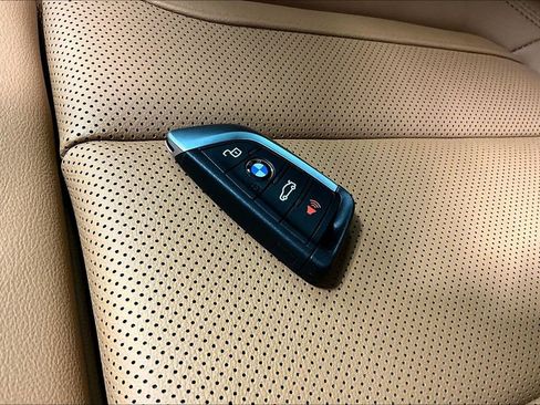 New 2025 BMW 330i Sedan image 22