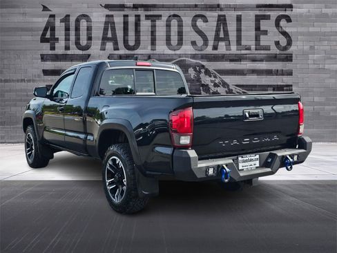 Used 2019 Toyota Tacoma TRD Off-Road w/ TRD Premium Off Road Package AWD/4WD image 8