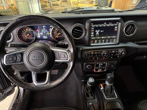 Used 2020 Jeep Wrangler Unlimited Sahara image 14