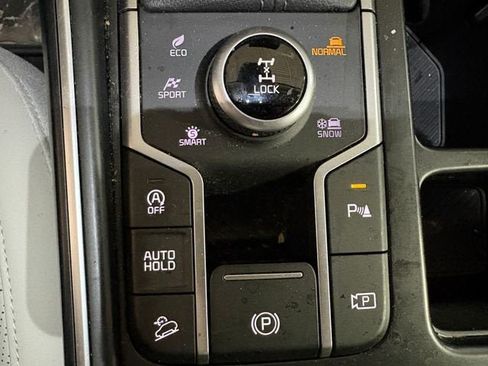 Used 2024 Kia Sorento S w/ Panoramic Sunroof Package image 19