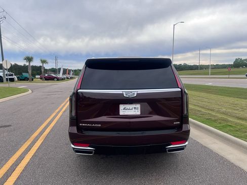 Used 2023 Cadillac Escalade Premium Luxury w/ Performance Package AWD/4WD image 8