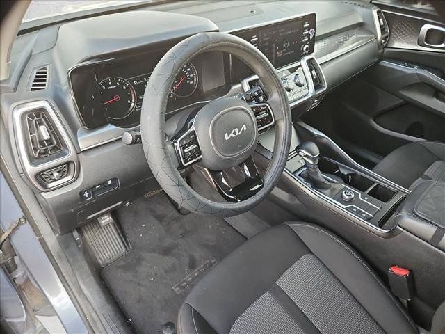 Used 2022 Kia Sorento LX FWD image 12
