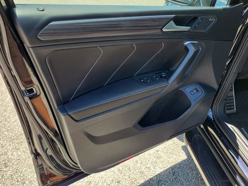 Used 2024 Volkswagen Tiguan SEL R-Line image 19