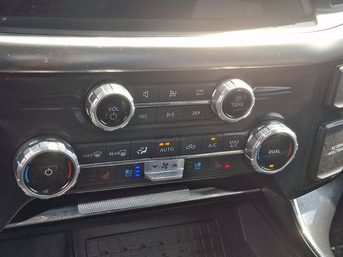 Used 2023 Ford F150 Lariat AWD/4WD image 17