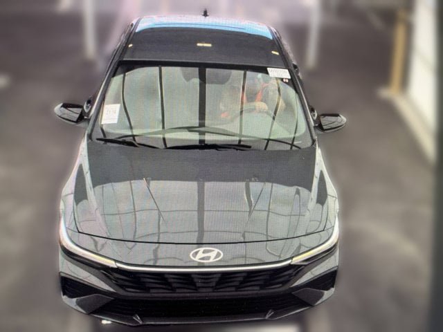 Used 2025 Hyundai Elantra Sport FWD image 11