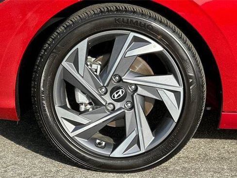 Certified 2025 Hyundai Elantra Sport image 26