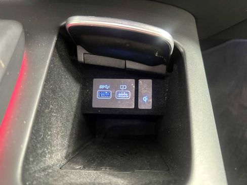 Used 2023 Genesis GV70 2.5T w/ Advanced Package image 32