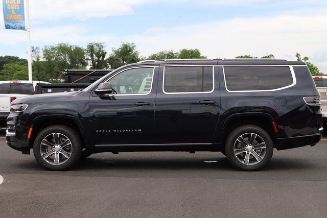 Used 2024 Jeep Grand Wagoneer L 4WD w/ Convenience Group III image 4