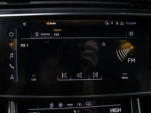 Used 2022 Audi Q7 Premium Plus image 15