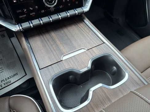 New 2026 GMC Acadia Denali Ultimate w/ LPO, Floor Liner Package AWD/4WD image 17