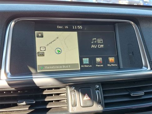 Used 2017 Kia Optima EX w/ Premium Package image 14