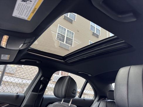 Used 2017 Mercedes-Benz E 300 4MATIC image 23