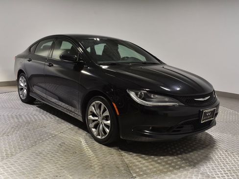 Used 2015 Chrysler 200 S w/ Comfort Group image 7