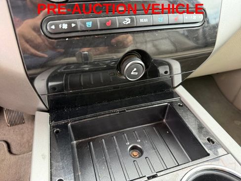 Used 2012 Ford Expedition Limited RWD image 22