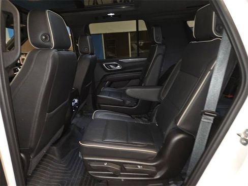 Used 2021 GMC Yukon SLT w/ SLT Luxury Plus Package image 22