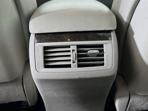 Used 2014 Toyota Venza LE w/ LE Convenience Package image 24