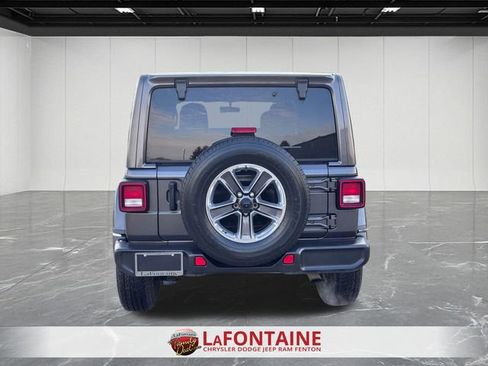 Used 2021 Jeep Wrangler Unlimited Sahara w/ Uconnect 4C Nav & Sound Group image 4