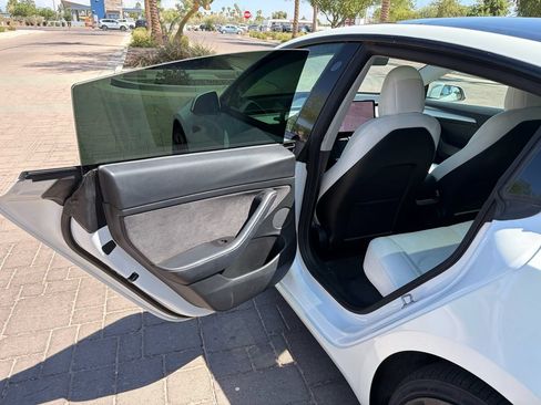 Used 2021 Tesla Model 3 Performance AWD/4WD image 9