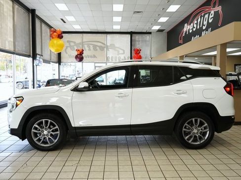 Used 2022 GMC Terrain SLT image 4