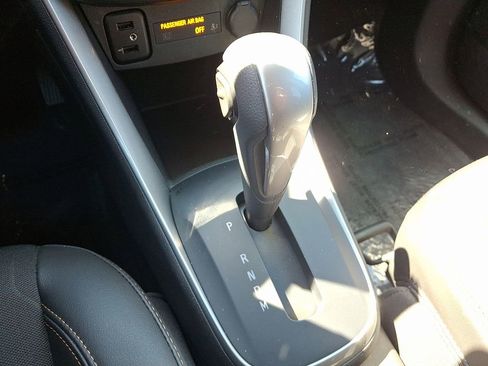 Certified 2022 Chevrolet Trax LT w/ LT Convenience Package image 15