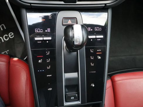 Used 2023 Porsche Macan S AWD/4WD image 25