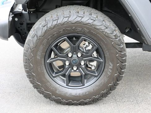 Used 2024 Jeep Wrangler Unlimited AWD/4WD image 15