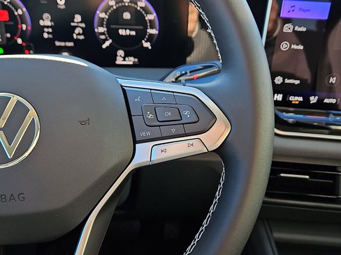 New 2026 Volkswagen Tiguan SE image 17