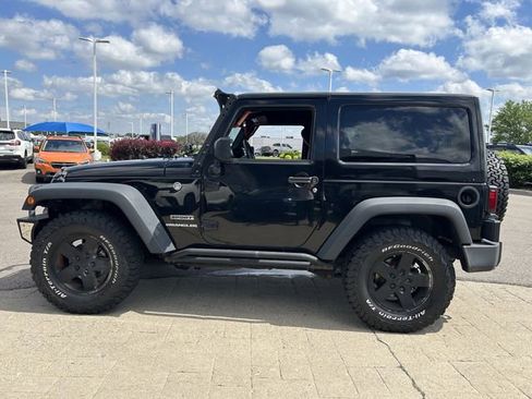 Used 2017 Jeep Wrangler Sport w/ Quick Order Package 24S AWD/4WD image 4
