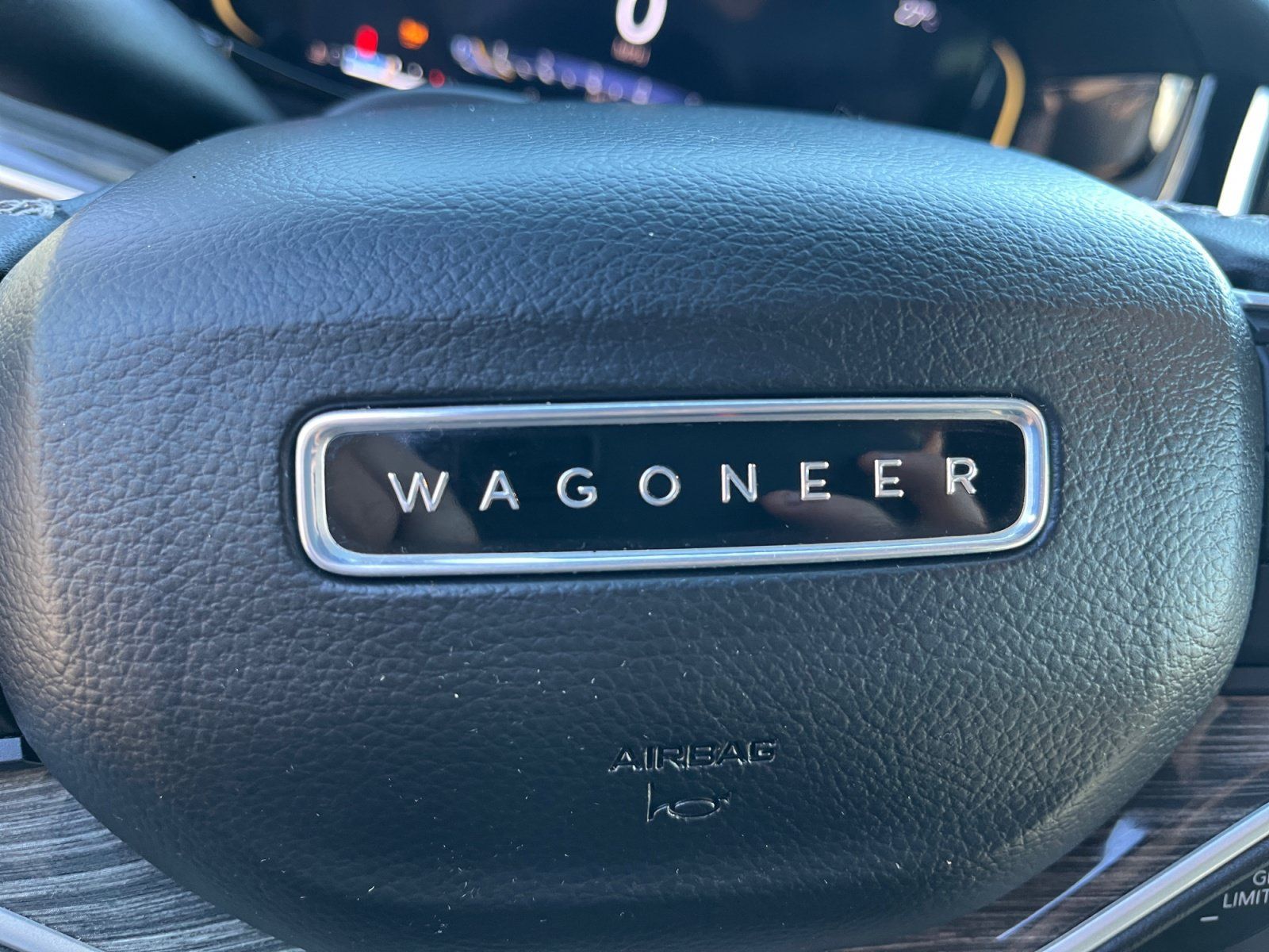 Used 2022 Jeep Wagoneer Series II AWD/4WD image 32