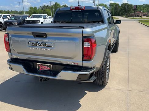 Used 2024 GMC Canyon AT4 w/ Technology Package AWD/4WD image 8