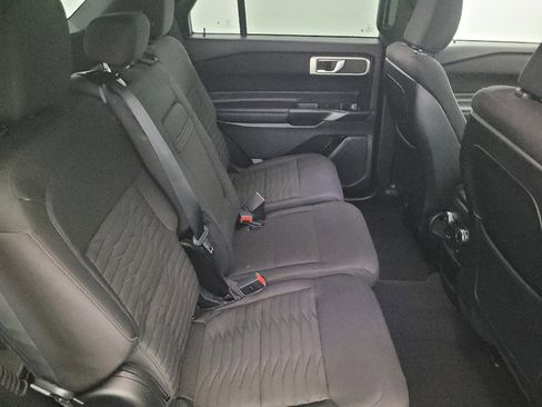 Used 2020 Ford Explorer XLT image 19