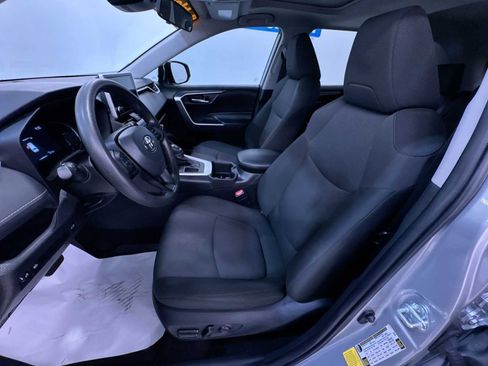 Used 2025 Toyota RAV4 XLE w/ Convenience Package FWD image 14