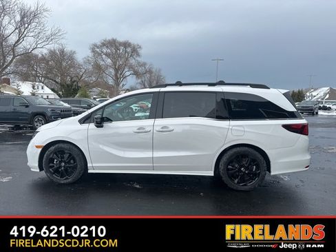 Used 2024 Honda Odyssey Sport image 5