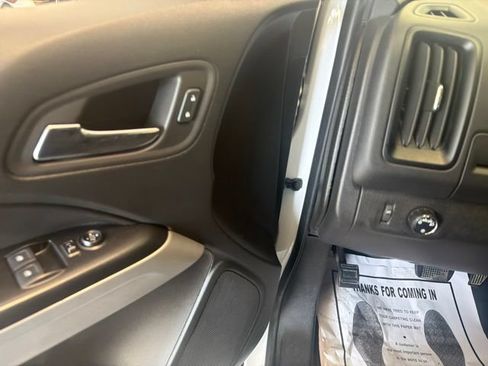 Used 2022 Chevrolet Colorado LT w/ Fleet Safety Package RWD image 11