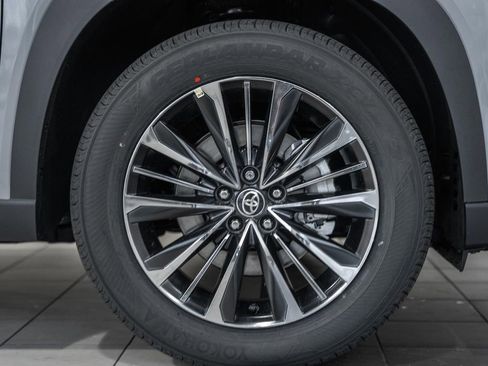 New 2026 Toyota Grand Highlander AWD Hybrid image 18