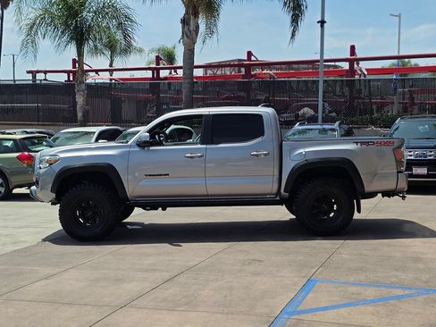 Used 2021 Toyota Tacoma TRD Off-Road w/ Technology Package AWD/4WD image 9