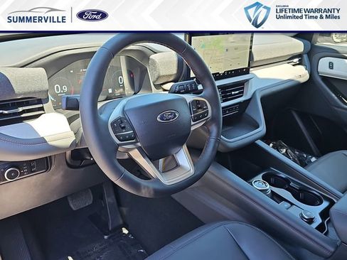 New 2026 Ford Explorer Active RWD image 19