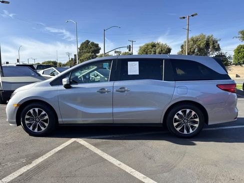 Used 2024 Honda Odyssey EX-L image 3