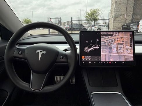 Used 2021 Tesla Model 3 Performance image 15