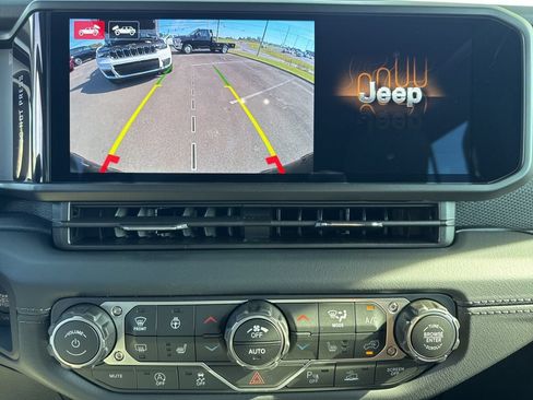 New 2026 Jeep Wrangler Unlimited Rubicon AWD/4WD image 38