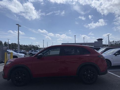 Used 2025 Honda HR-V Sport image 4