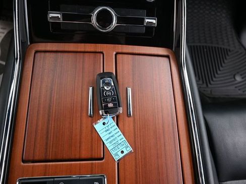 Used 2021 Lincoln Navigator Reserve w/ Luxury Package image 18