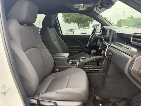 Certified 2025 Toyota Tacoma SR5 image 27