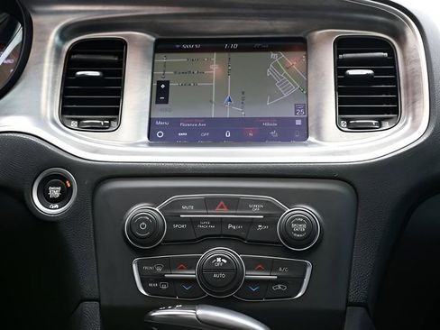 Used 2018 Dodge Charger R/T image 33