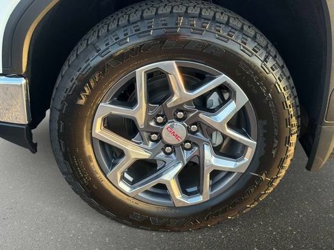 New 2026 GMC Sierra 1500 SLT AWD/4WD image 10